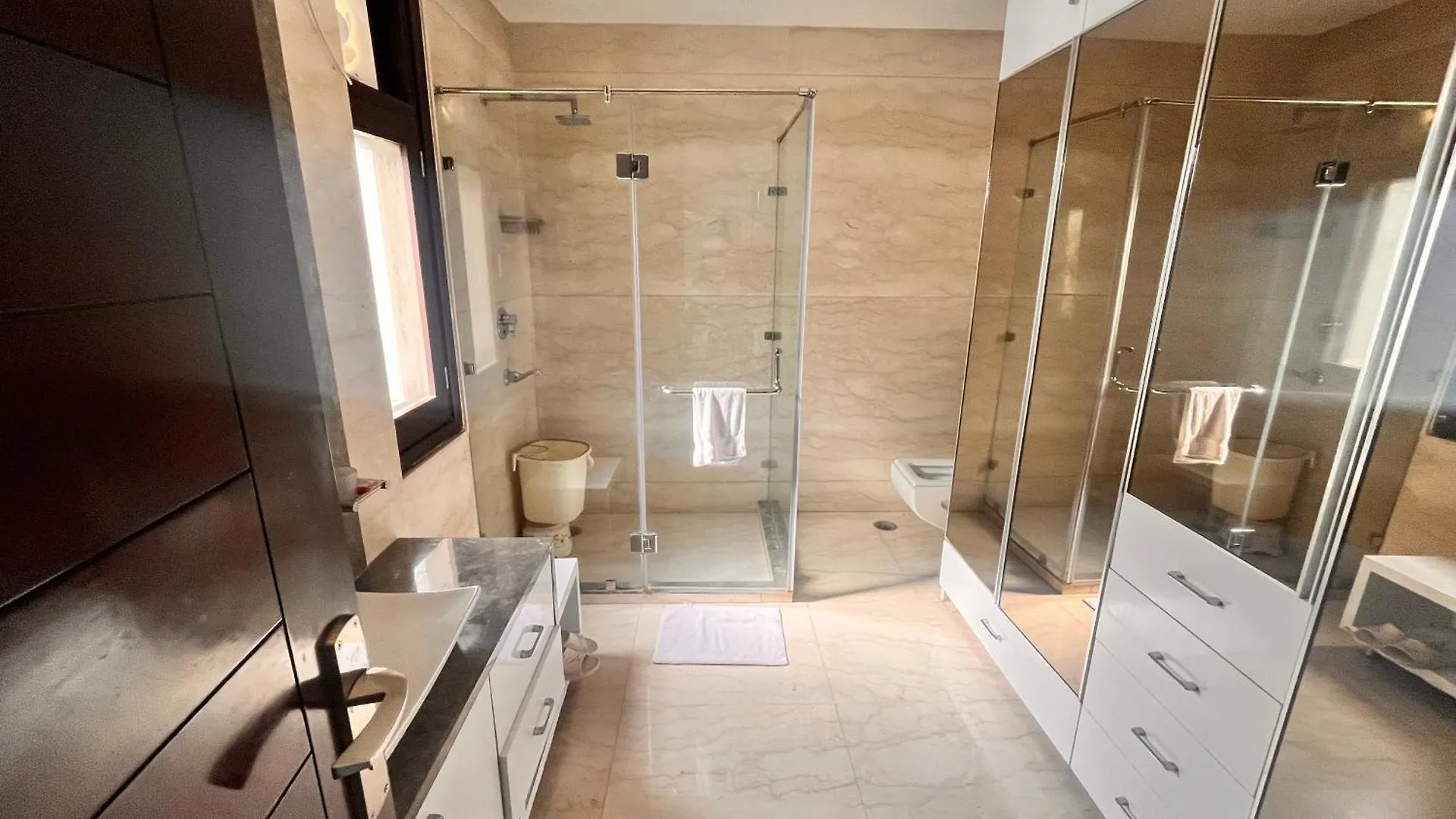 Gazebo Inn & Suites Medanta Gurgaon India