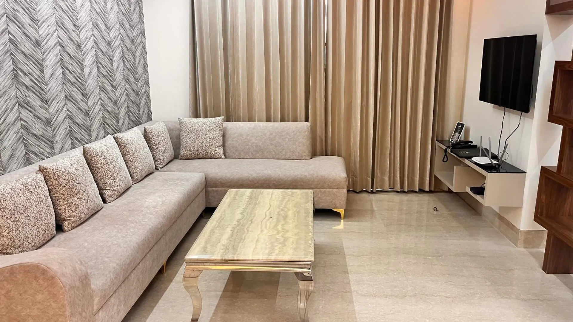 Gazebo Inn & Suites Medanta Gurgaon