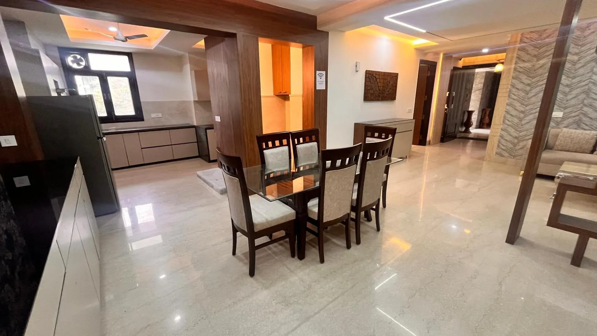 Gazebo Inn & Suites Medanta Gurgaon Apartment
