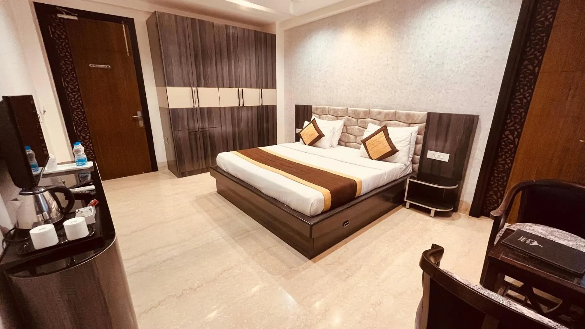 Apartment Gazebo Inn & Suites Medanta Gurgaon India