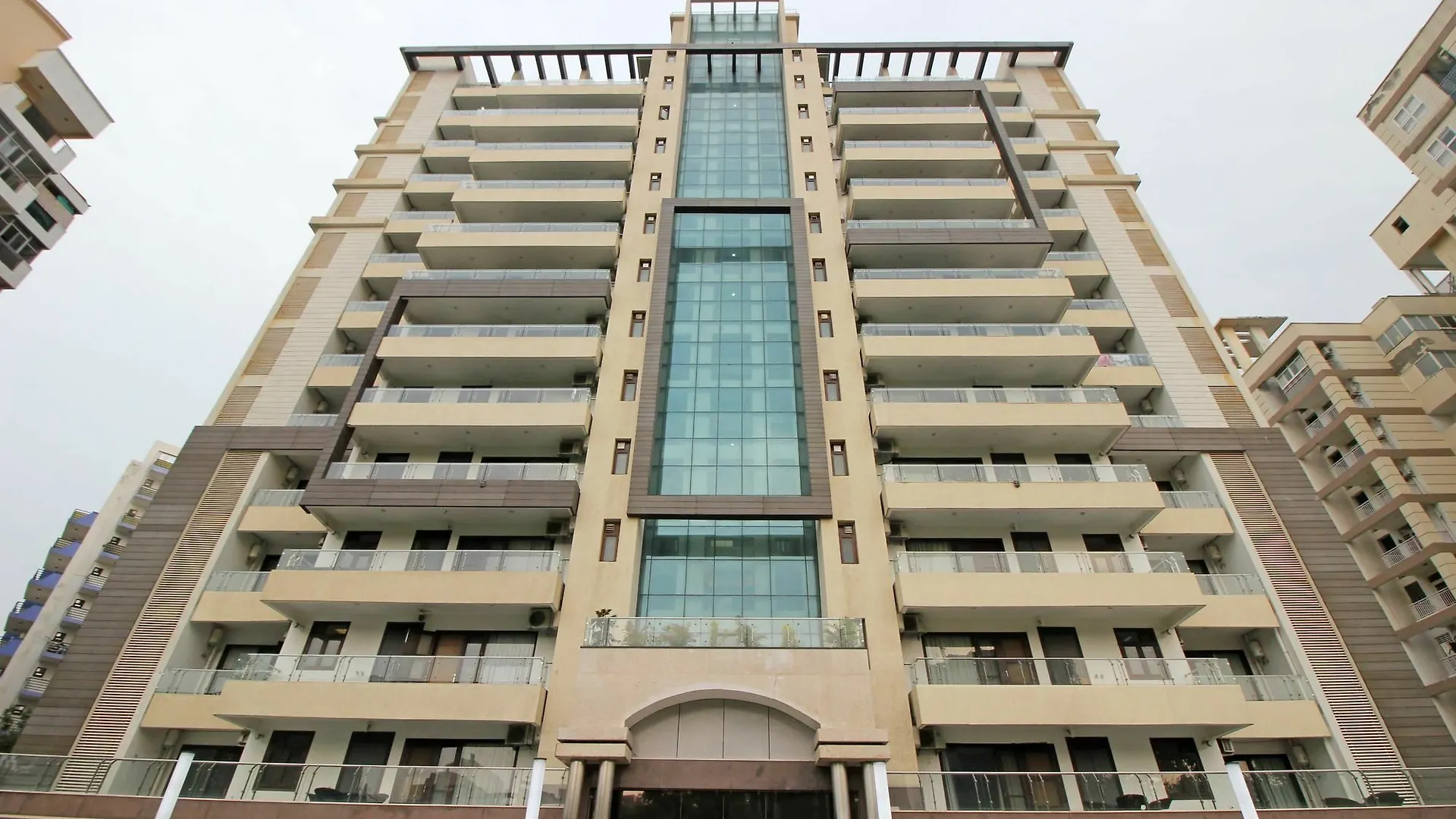Gazebo Inn & Suites Medanta location