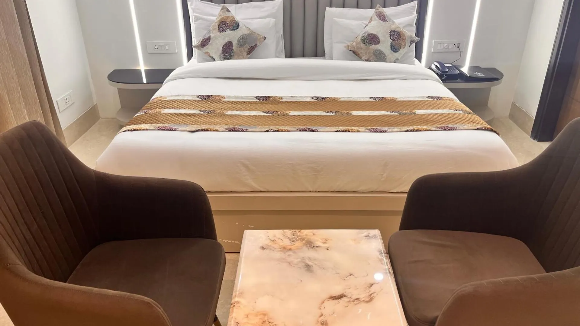 Gazebo Inn & Suites Medanta Gurgaon 0*,  India