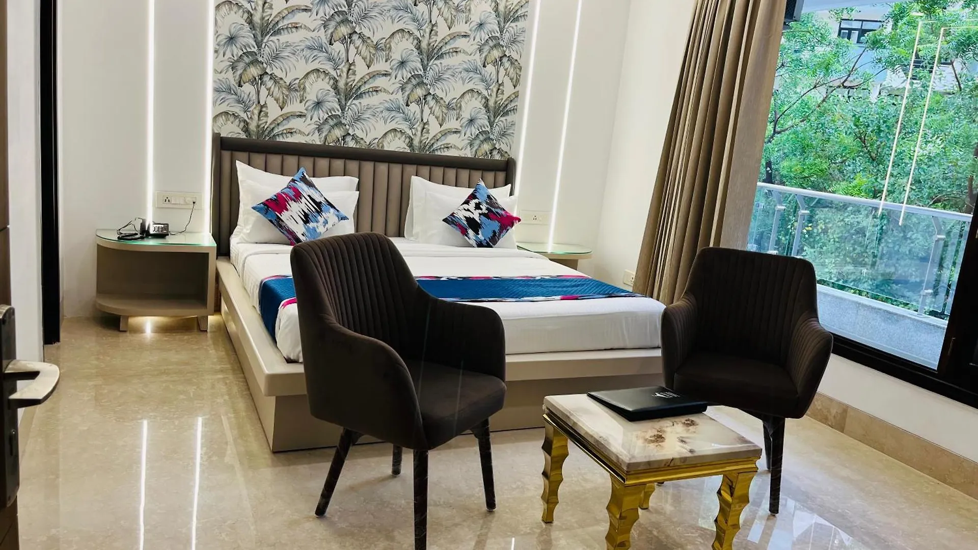 Gazebo Inn & Suites Medanta Gurgaon Apartment